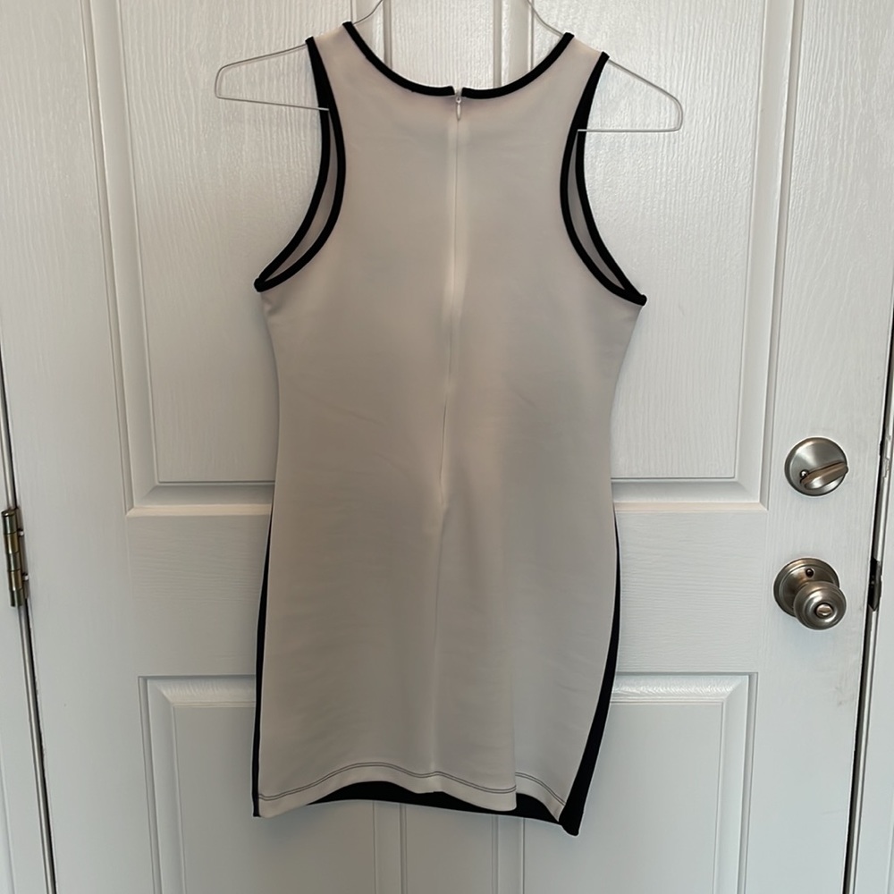 Dress With Multiple Color Design - image 2